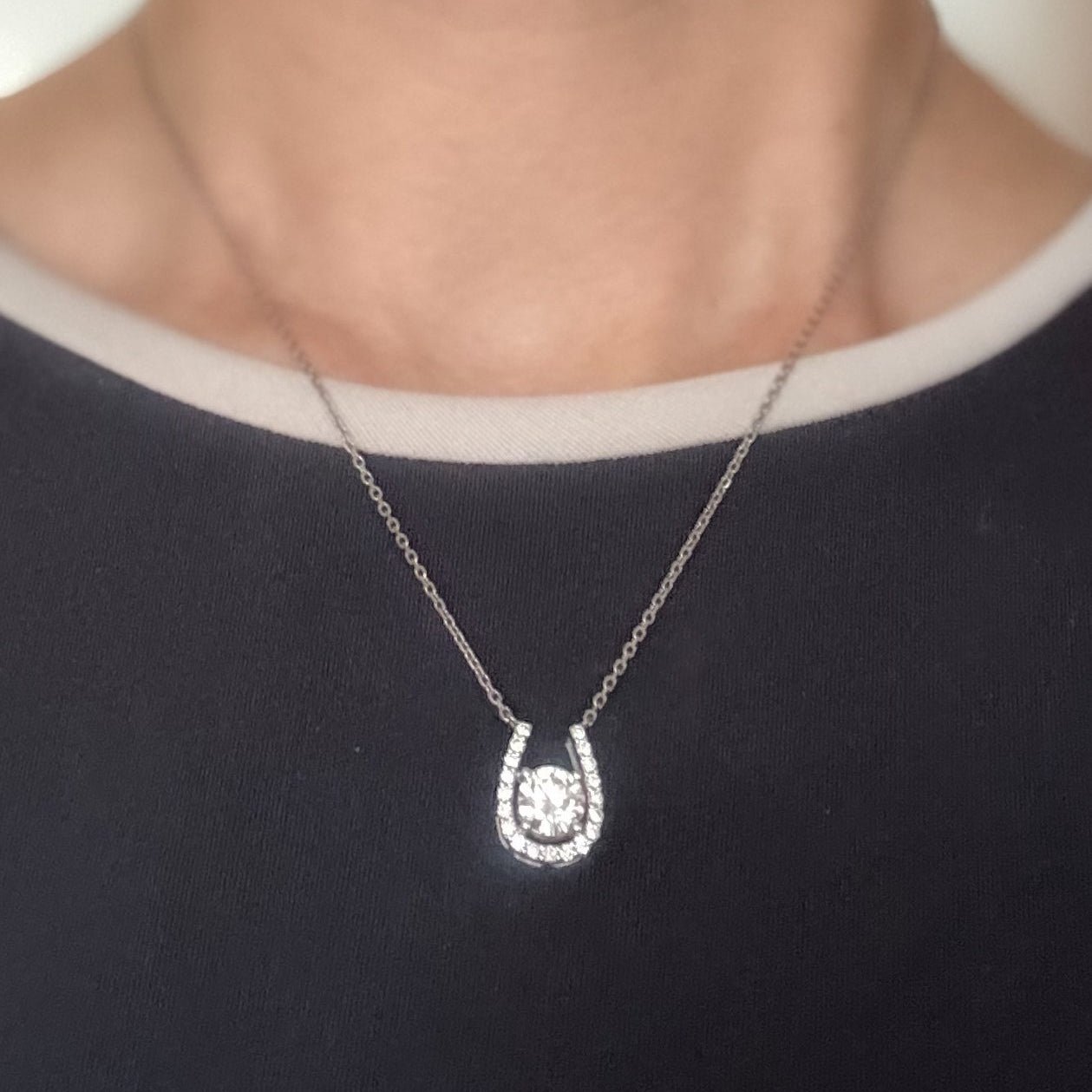 馬蹄ネックレス